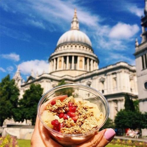 倫敦聖保羅大教堂與燕麥酸奶